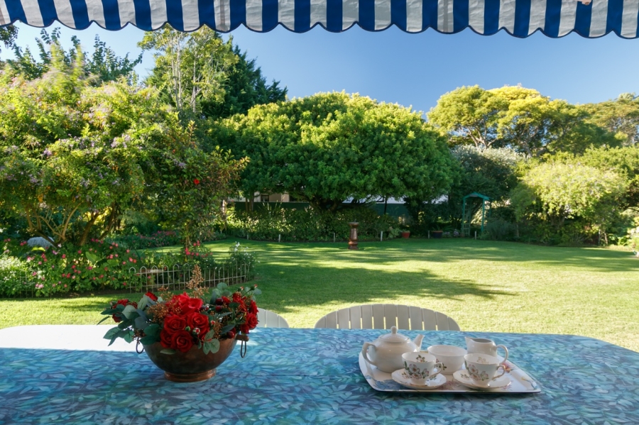 4 Bedroom Property for Sale in Leisure Isle Western Cape